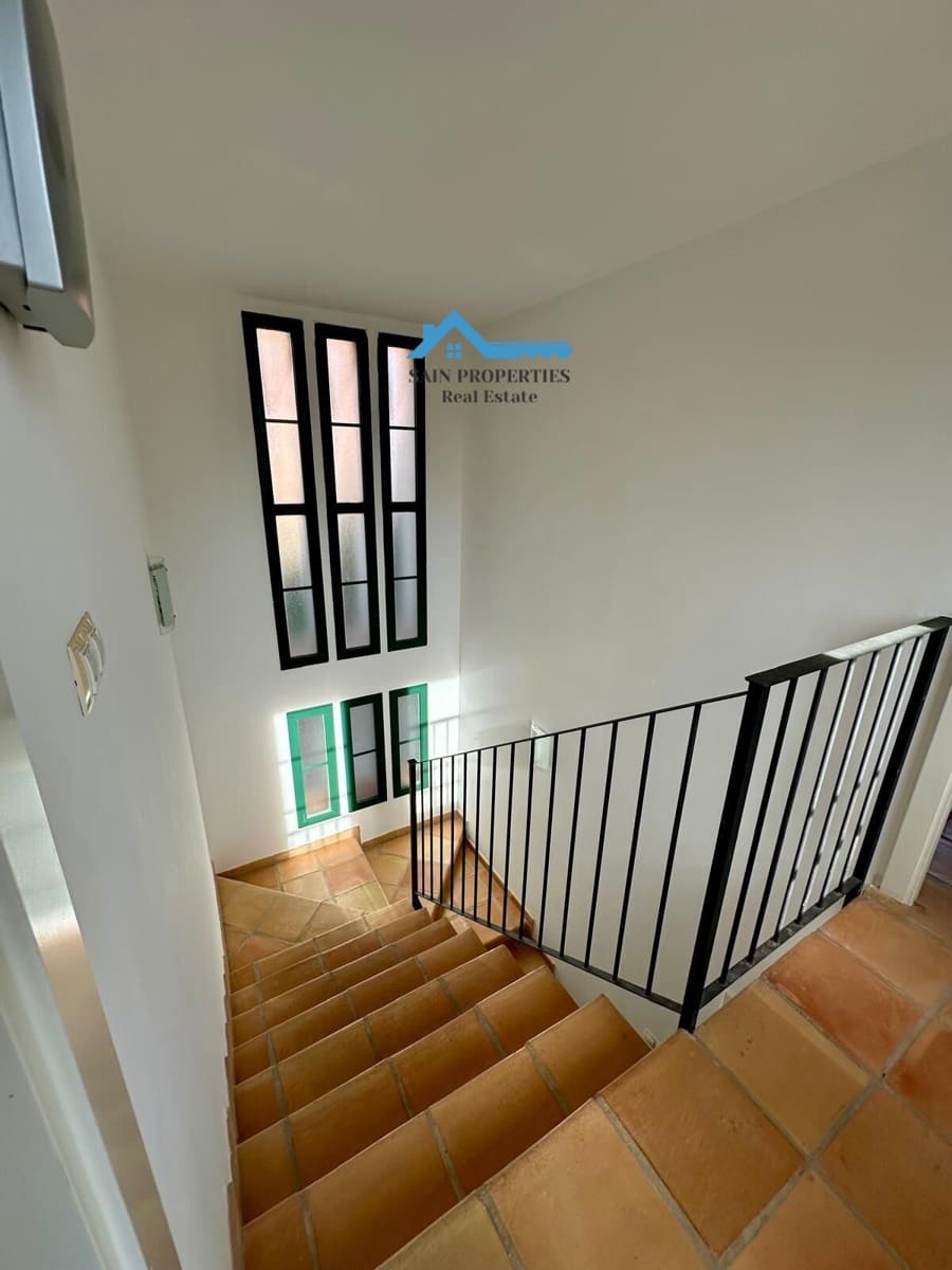 3 bedroom Villa for sale in Finestrat with pool garage - € 650,000 (Ref: 8929003)