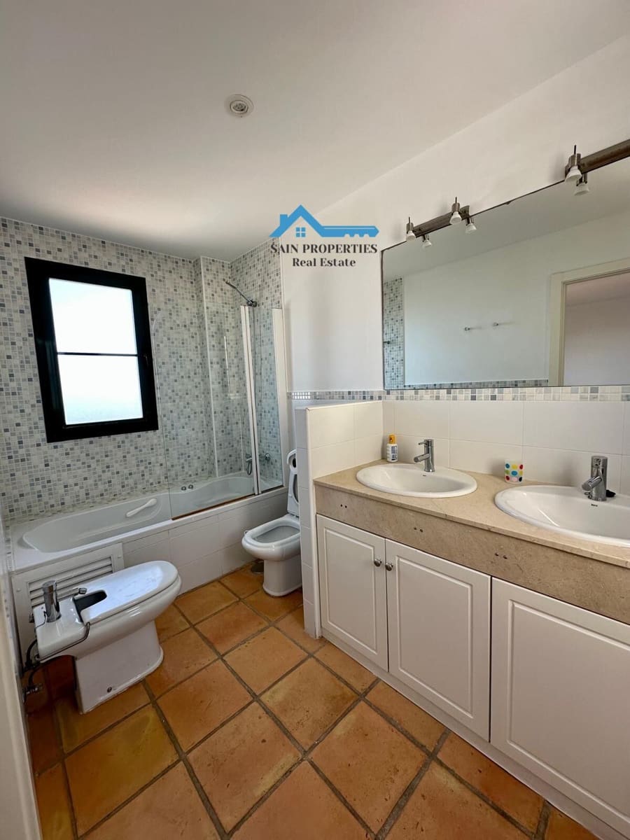 3 bedroom Villa for sale in Finestrat with pool garage - € 650,000 (Ref: 8929003)