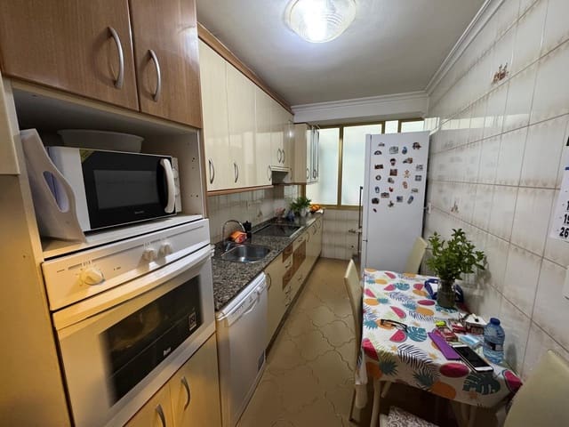 Piso de 3 habitaciones en Benidorm en venta - 265.000 € (Ref: 9029481)