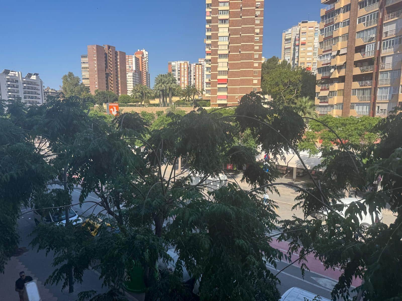 Piso de 3 habitaciones en Benidorm en venta - 265.000 € (Ref: 9029481)