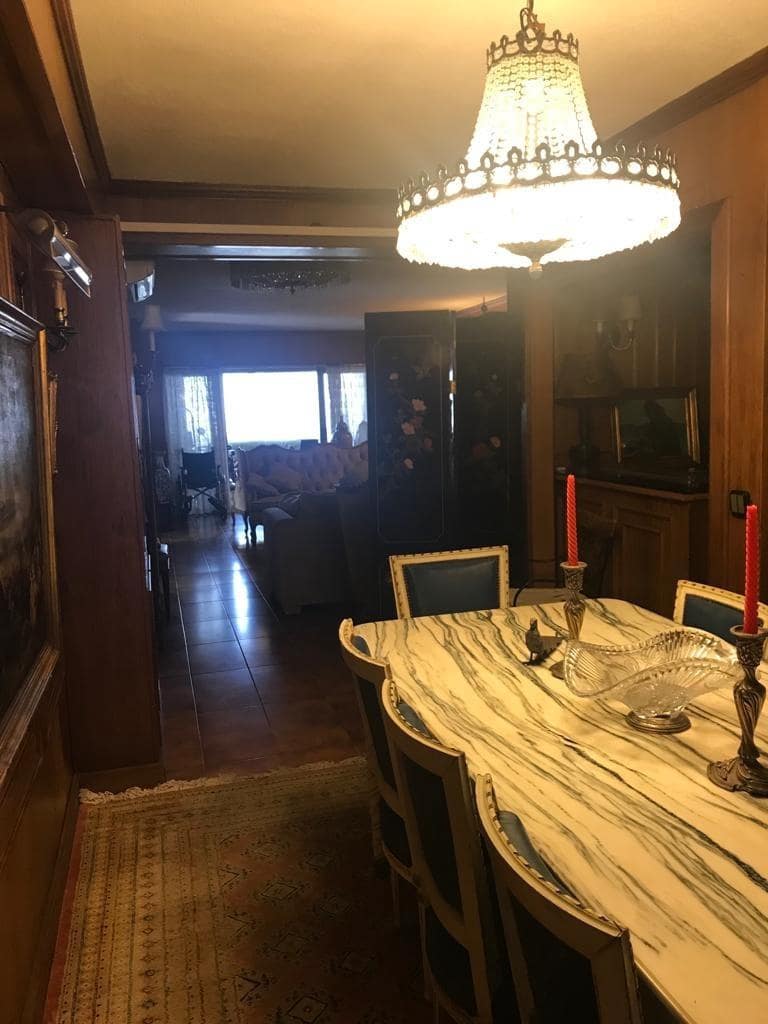 2 bedroom Flat for sale in Benidorm with garage - € 410,000 (Ref: 9085229)