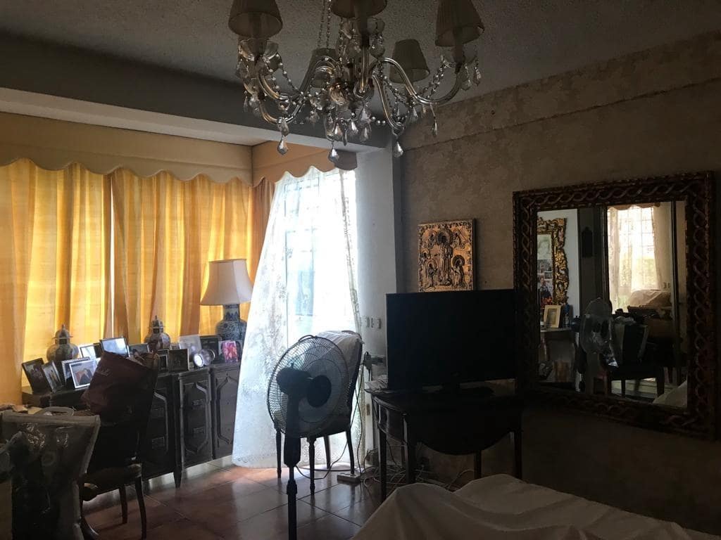 2 bedroom Flat for sale in Benidorm with garage - € 410,000 (Ref: 9085229)