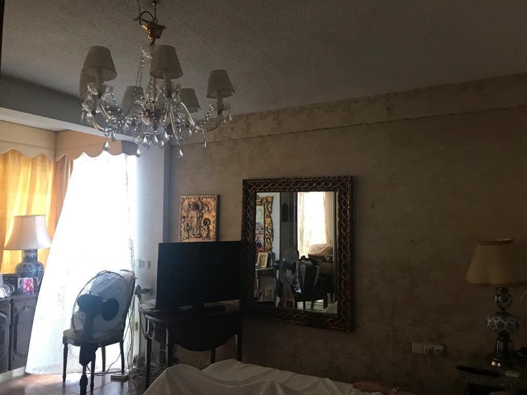 2 bedroom Flat for sale in Benidorm with garage - € 410,000 (Ref: 9085229)