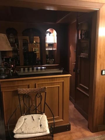 2 bedroom Flat for sale in Playa Levante, Benidorm with garage - € 410,000 (Ref: 9085229)