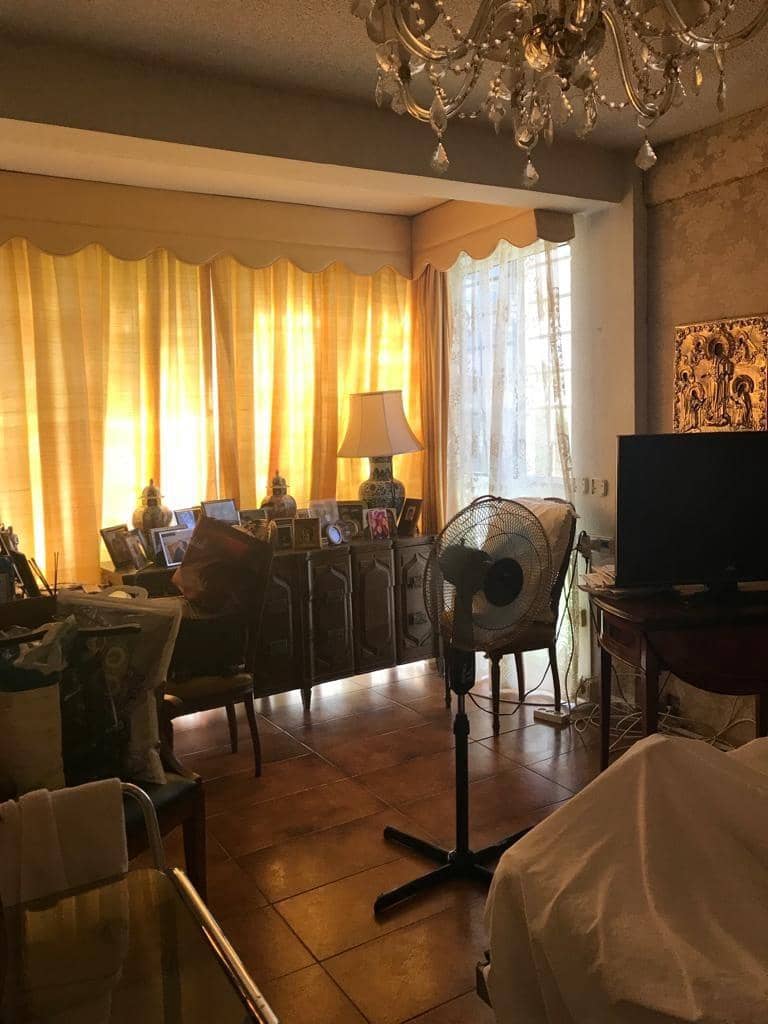 2 bedroom Flat for sale in Benidorm with garage - € 410,000 (Ref: 9085229)