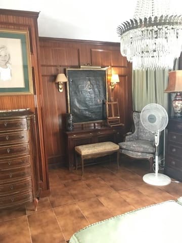 2 bedroom Flat for sale in Playa Levante, Benidorm with garage - € 410,000 (Ref: 9085229)