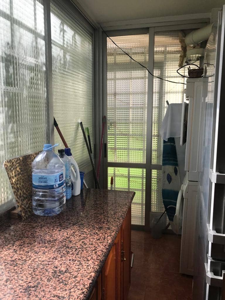 2 bedroom Flat for sale in Benidorm with garage - € 410,000 (Ref: 9085229)