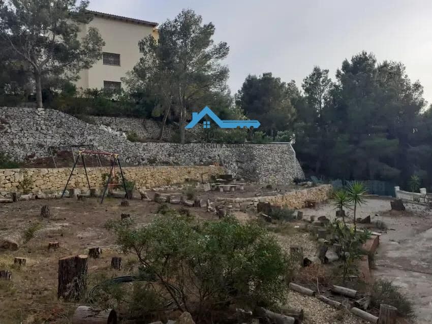 5 bedroom Villa for sale in Altea with pool - € 380,000 (Ref: 9132303)