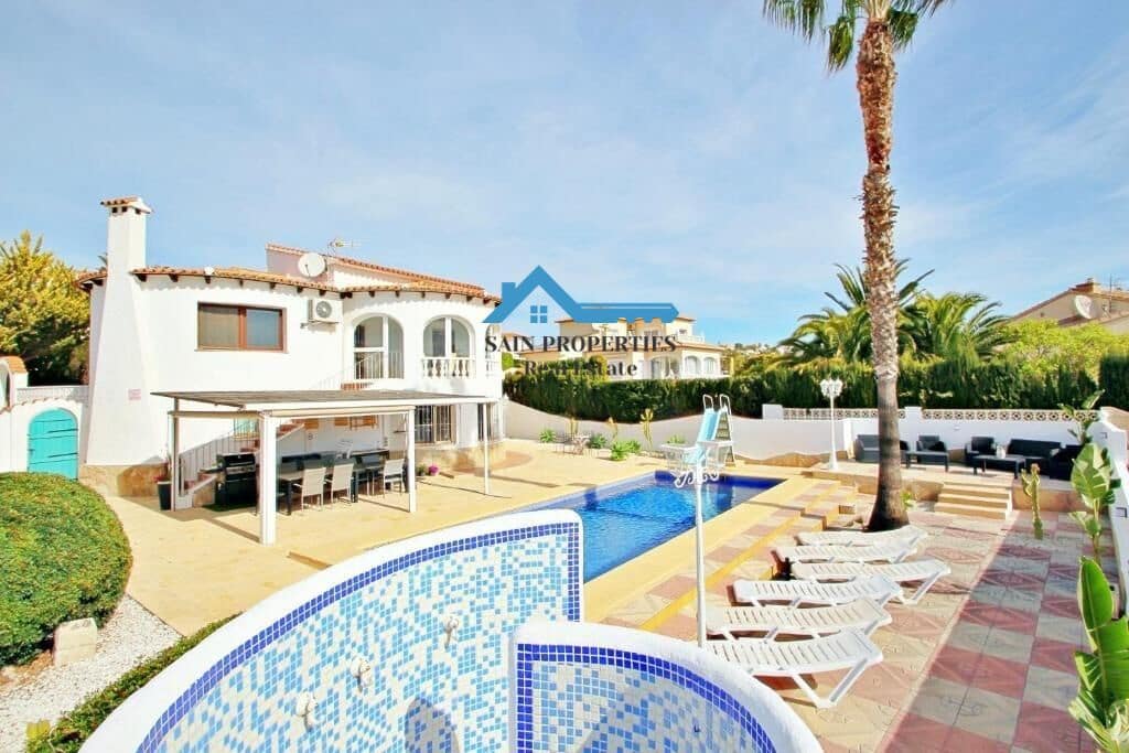 5 soveværelse Villa til salg i Calpe / Calp med swimmingpool garage - € 700.000 (Ref: 9141554)