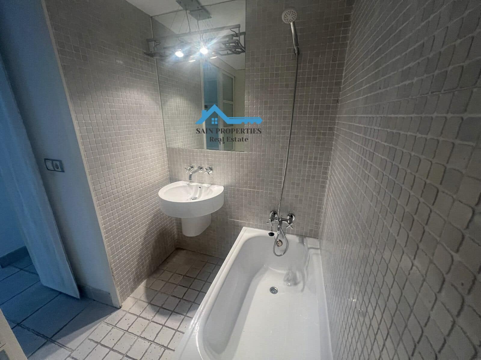 4 bedroom Apartment for sale in Alfaz del Pi / L'Alfas del Pi with garage - € 285,000 (Ref: 9147049)