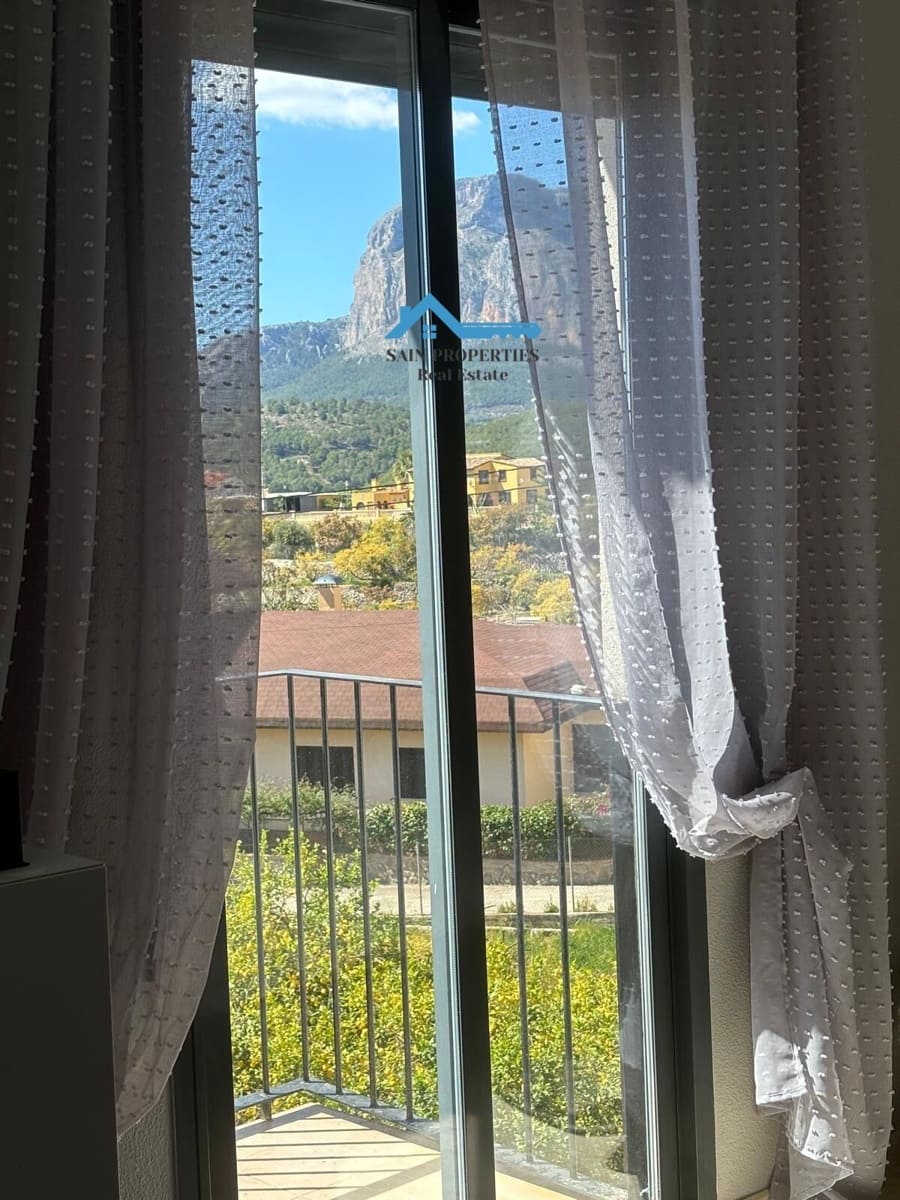 4 soveværelse Rækkehus til salg i Callosa d'En Sarria med garage - € 260.000 (Ref: 9159413)