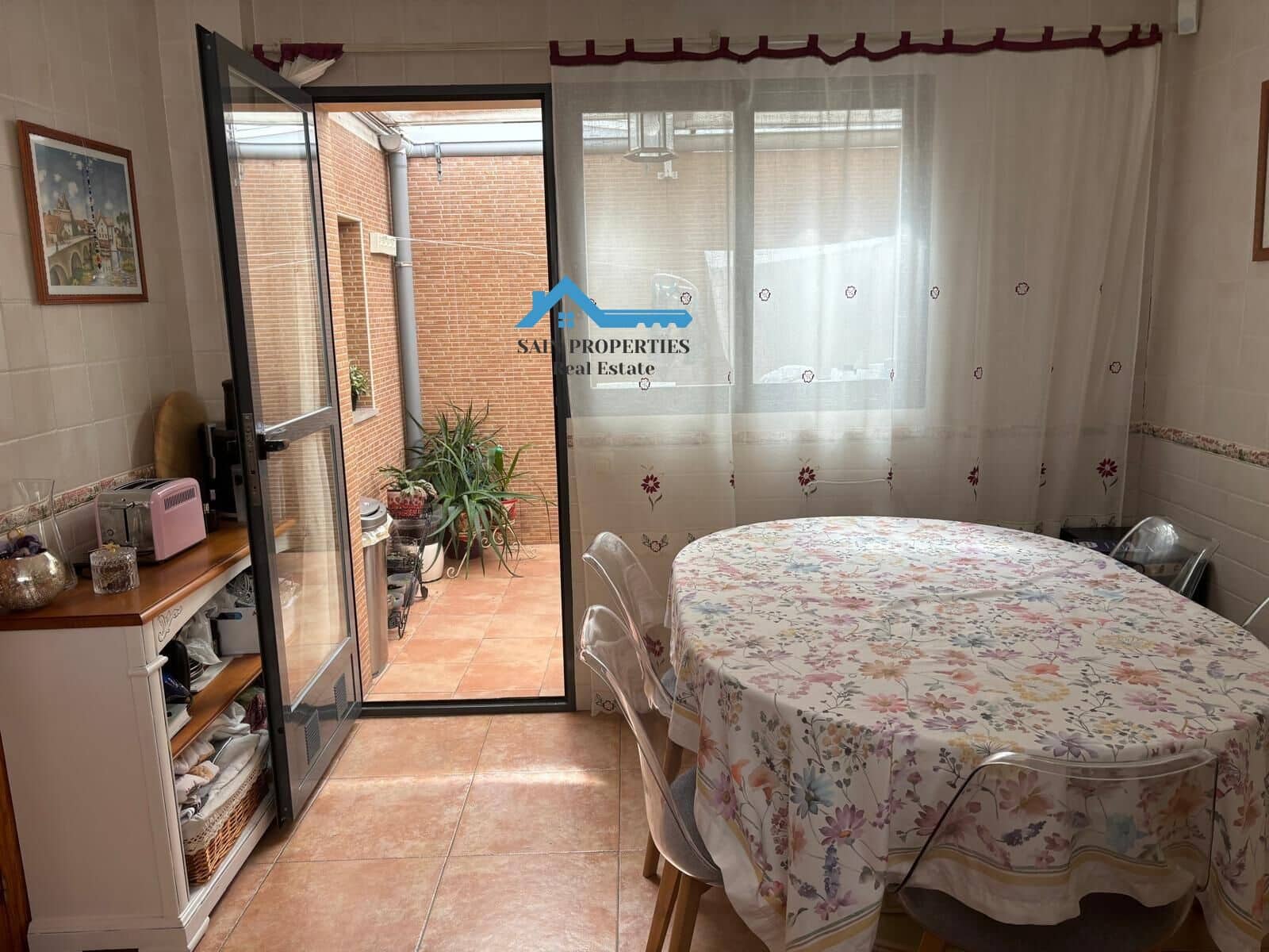 4 soveværelse Rækkehus til salg i Callosa d'En Sarria med garage - € 260.000 (Ref: 9159413)