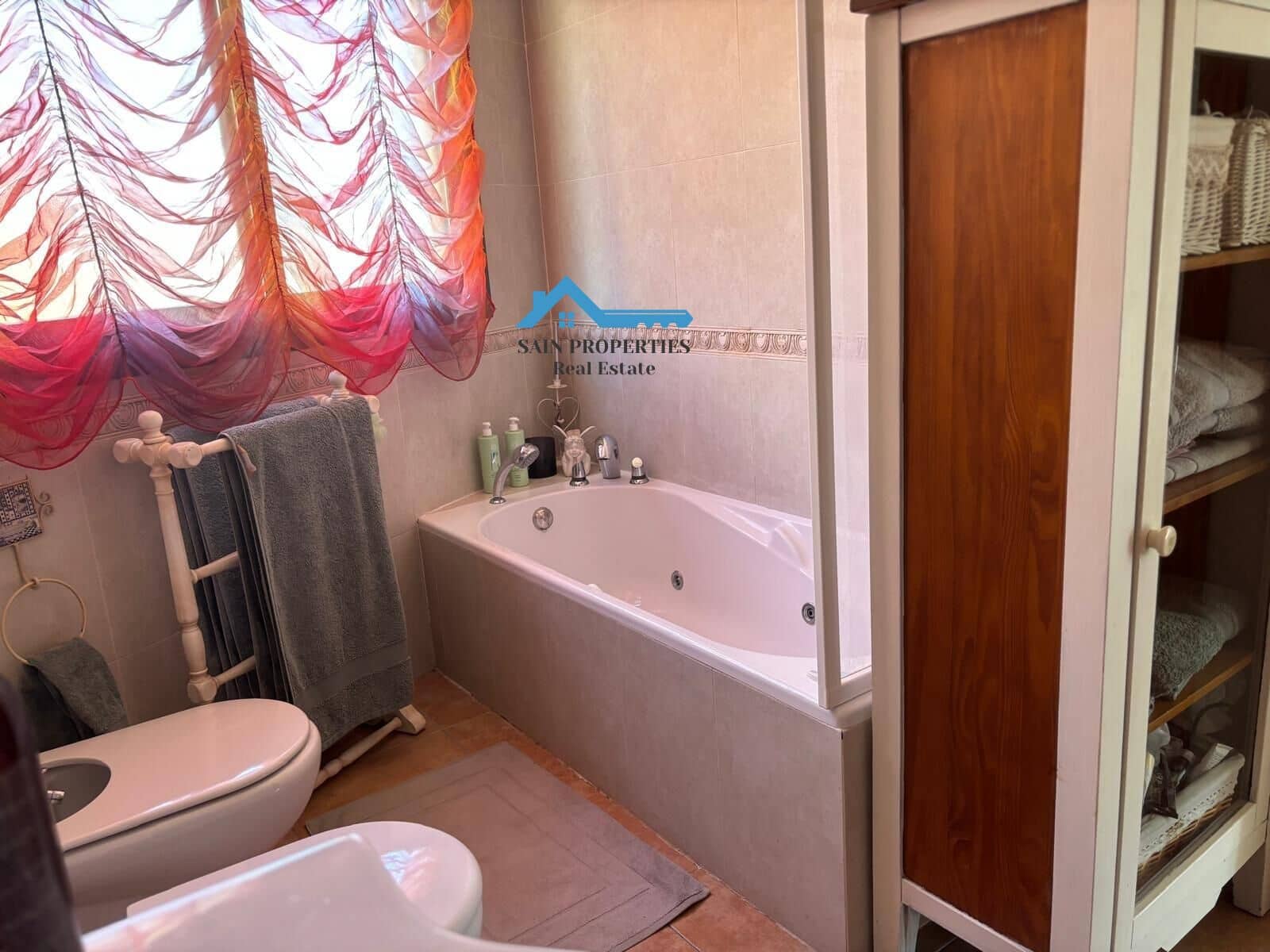 4 soveværelse Rækkehus til salg i Callosa d'En Sarria med garage - € 260.000 (Ref: 9159413)