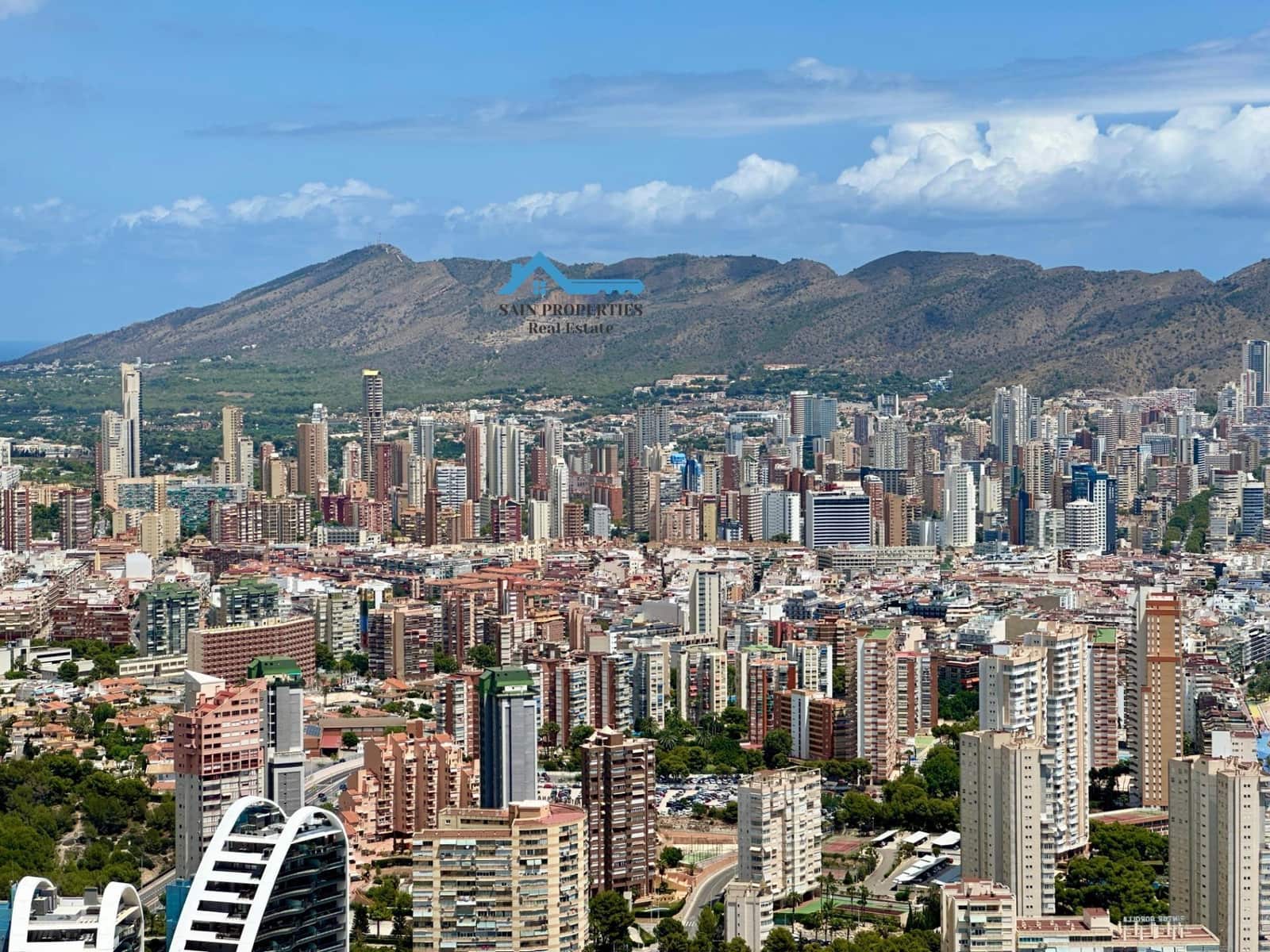 2 quarto Apartamento para venda em Benidorm com piscina garagem - 499 000 € (Ref: 9159416)