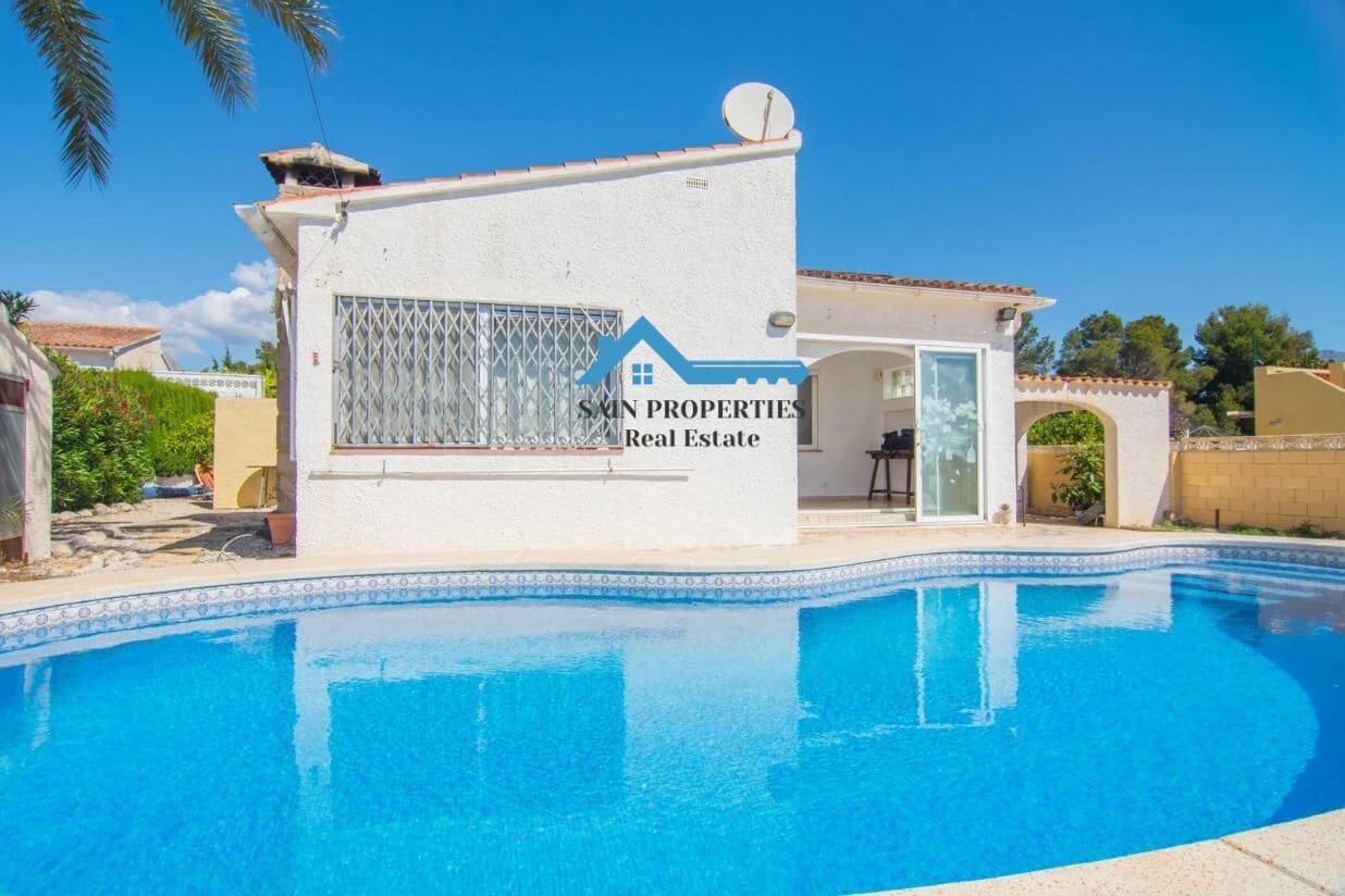 Chalet de 3 habitaciones en Alfaz del Pi / L'Alfàs del Pi en venta con piscina - 378.000 € (Ref: 9173415)