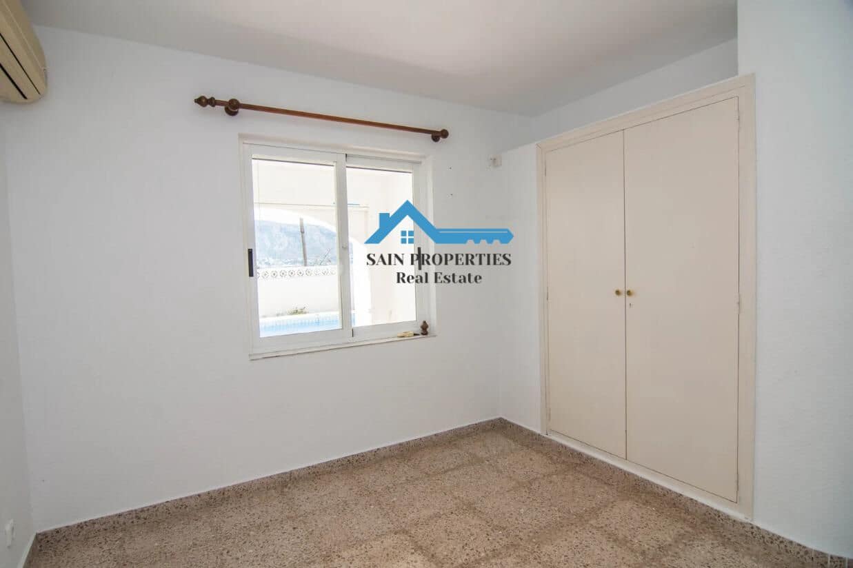 Chalet de 3 habitaciones en Alfaz del Pi / L'Alfàs del Pi en venta con piscina - 378.000 € (Ref: 9173415)