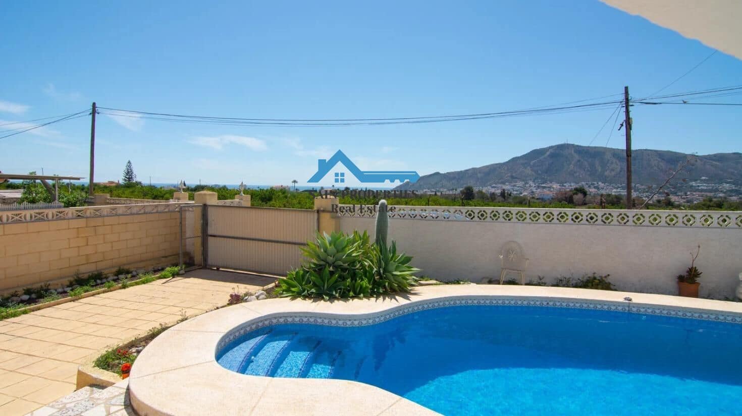 Chalet de 3 habitaciones en Alfaz del Pi / L'Alfàs del Pi en venta con piscina - 378.000 € (Ref: 9173415)