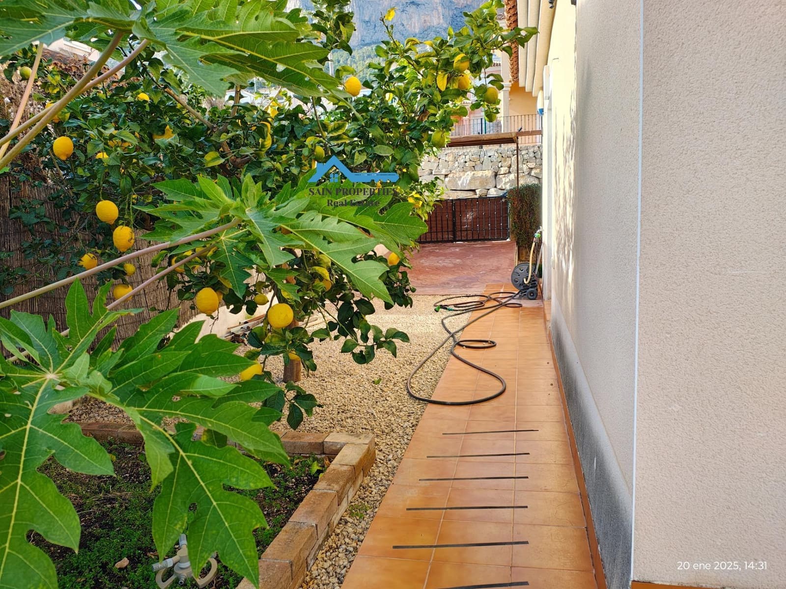 2 bedroom Villa for sale in Polop with pool - € 305,000 (Ref: 9206767)