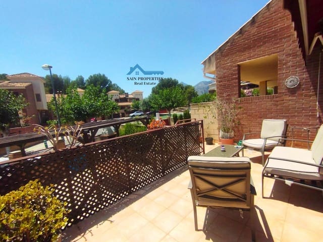 4 soveværelse Rækkehus til salg i La Nucia med swimmingpool - € 310.000 (Ref: 9291529)