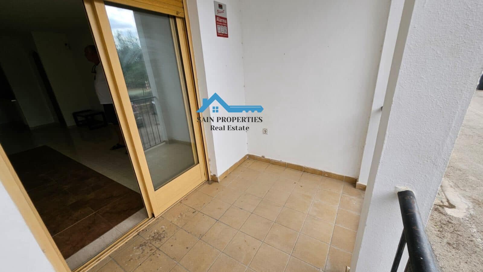 2 soverom Leilighet til salgs i Chirles med garasje - € 139 500 (Ref: 9312838)