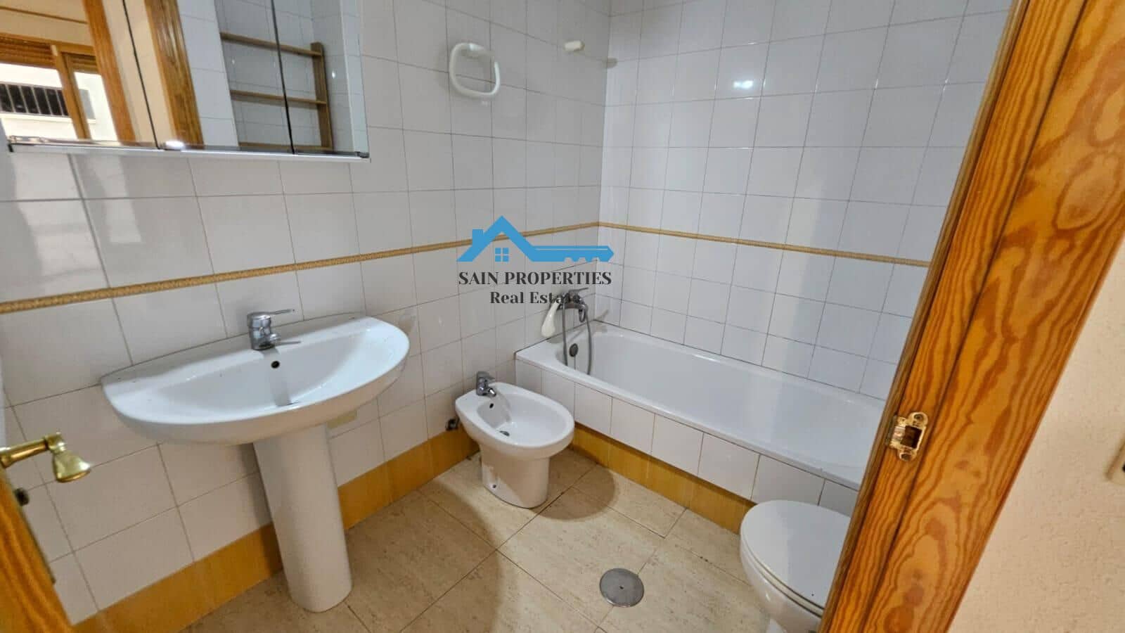 2 soverom Leilighet til salgs i Chirles med garasje - € 139 500 (Ref: 9312838)