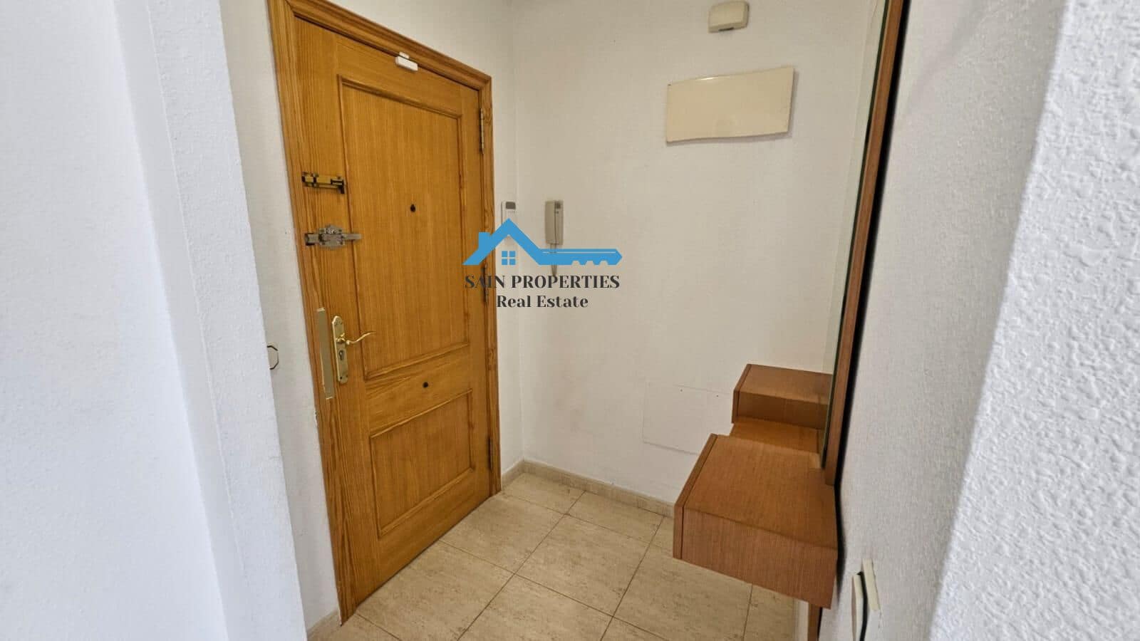 2 soverom Leilighet til salgs i Chirles med garasje - € 139 500 (Ref: 9312838)