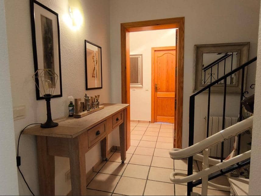 5 bedroom Villa for sale in La Nucia with pool garage - € 690,000 (Ref: 9344735)