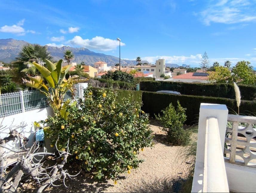 5 bedroom Villa for sale in La Nucia with pool garage - € 690,000 (Ref: 9344735)