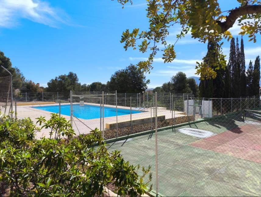 5 bedroom Villa for sale in La Nucia with pool garage - € 690,000 (Ref: 9344735)