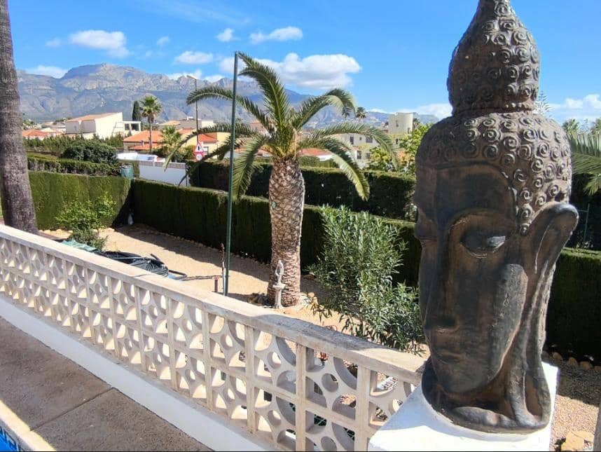 5 bedroom Villa for sale in La Nucia with pool garage - € 690,000 (Ref: 9344735)