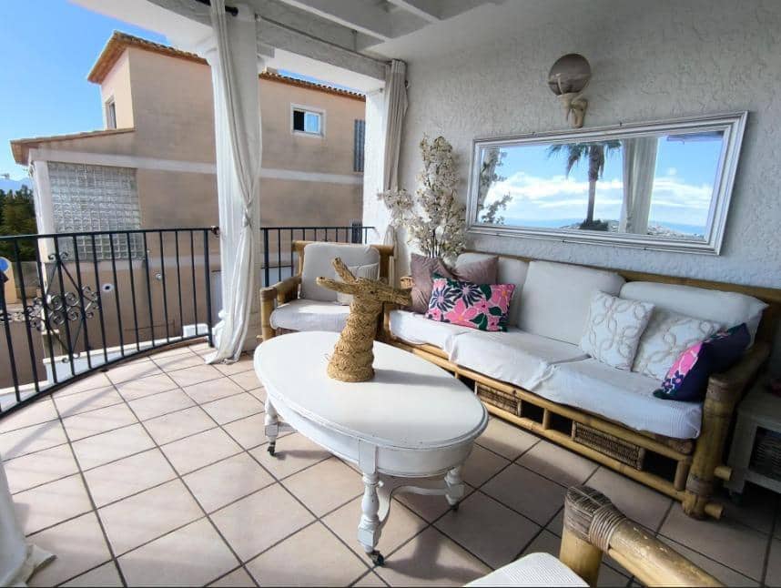 5 bedroom Villa for sale in La Nucia with pool garage - € 690,000 (Ref: 9344735)