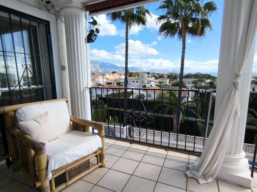 5 bedroom Villa for sale in La Nucia with pool garage - € 690,000 (Ref: 9344735)