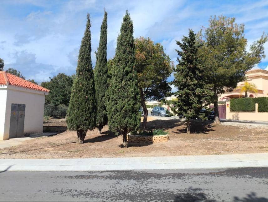 5 bedroom Villa for sale in La Nucia with pool garage - € 690,000 (Ref: 9344735)