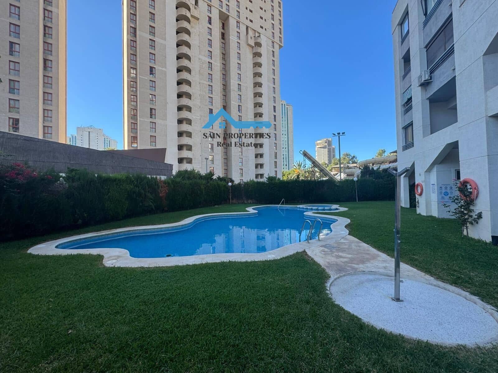 Piso de 2 habitaciones en Cala de Finestrat en venta con piscina - 218.000 € (Ref: 9355810)