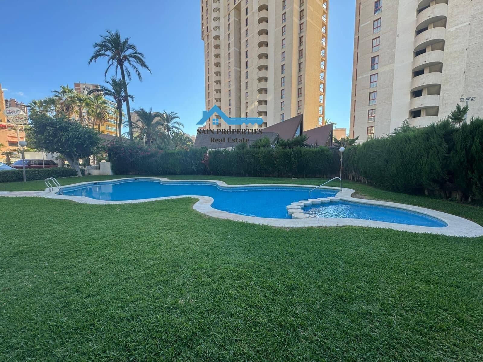 Piso de 2 habitaciones en Cala de Finestrat en venta con piscina - 218.000 € (Ref: 9355810)