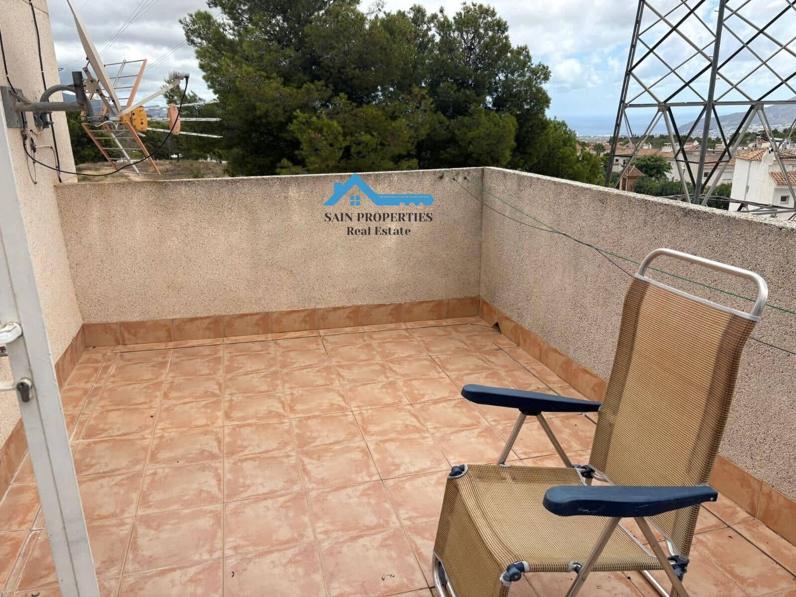 Chalet de 2 habitaciones en Polop en venta con piscina - 275.000 € (Ref: 9355811)