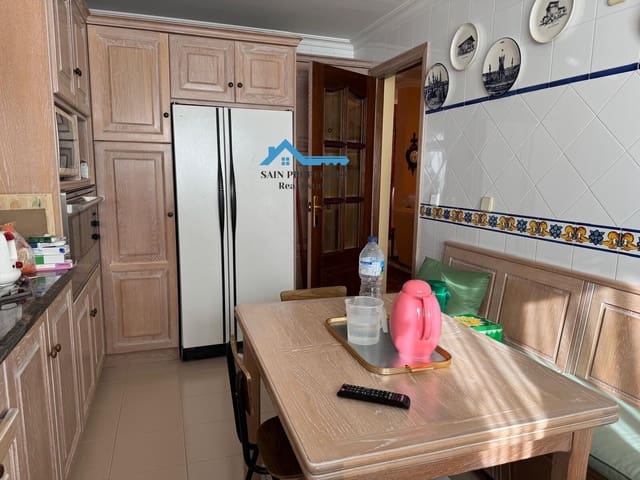 6 soverom Kjedet enebolig til salgs i Benidorm med svømmebasseng - € 460 000 (Ref: 9355812)