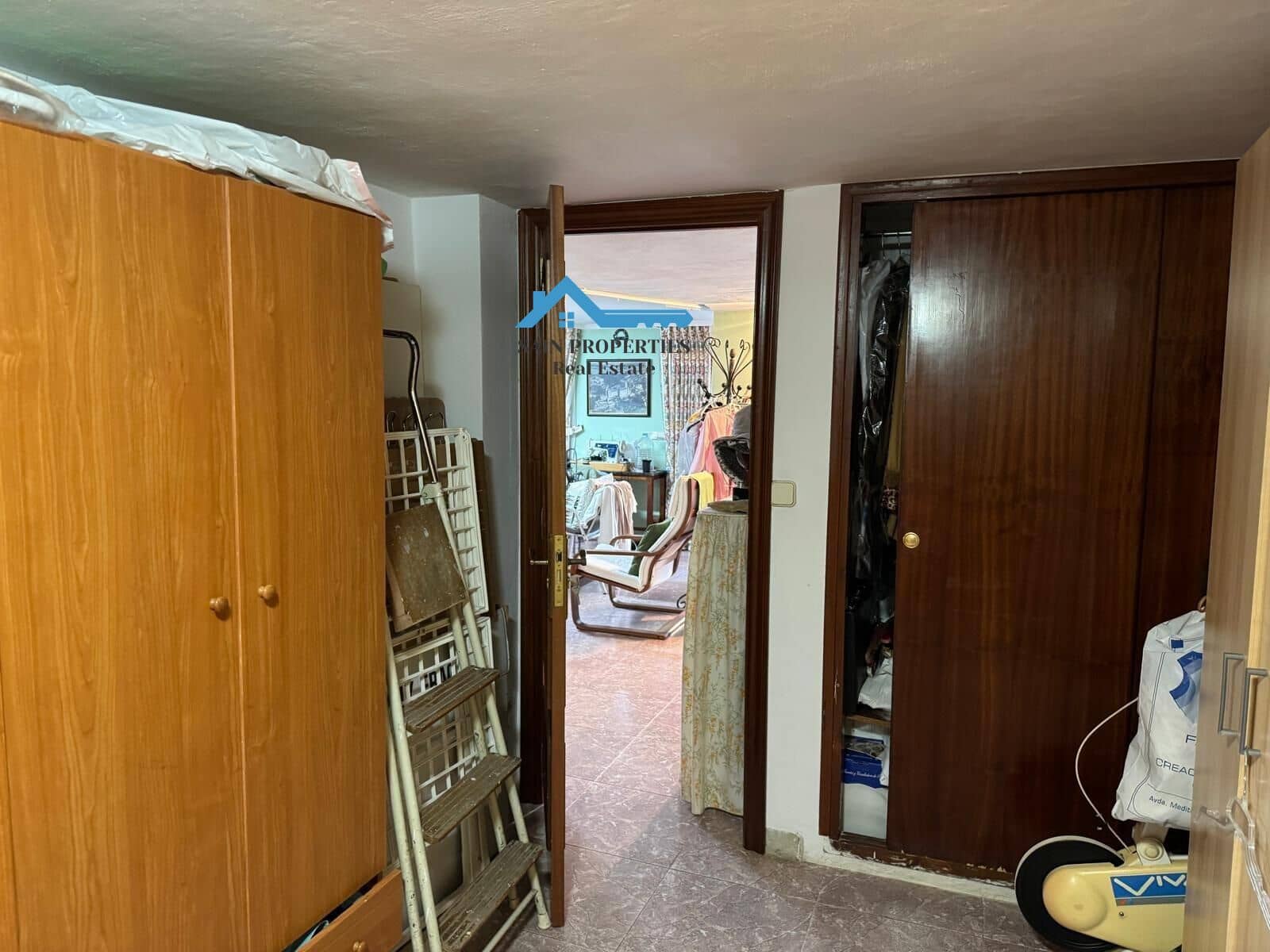 6 soverom Kjedet enebolig til salgs i Benidorm med svømmebasseng - € 460 000 (Ref: 9355812)