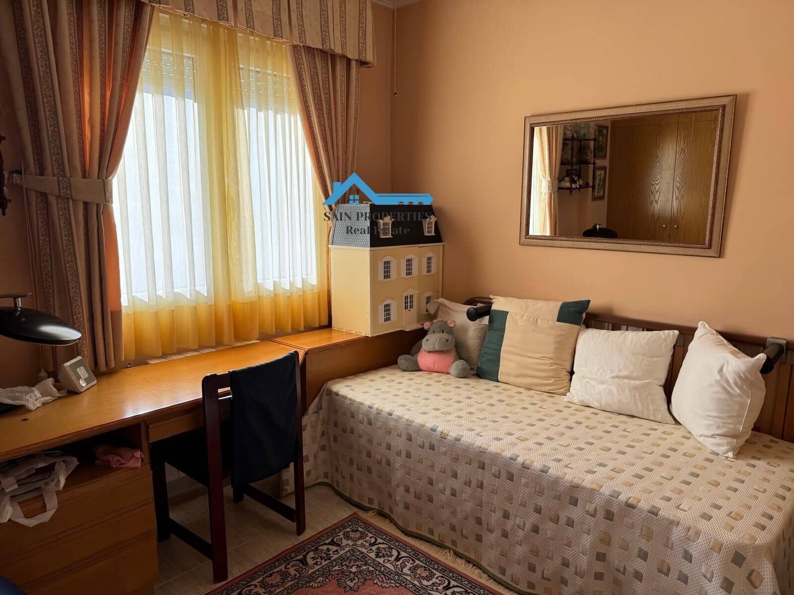 6 soverom Kjedet enebolig til salgs i Benidorm med svømmebasseng - € 460 000 (Ref: 9355812)