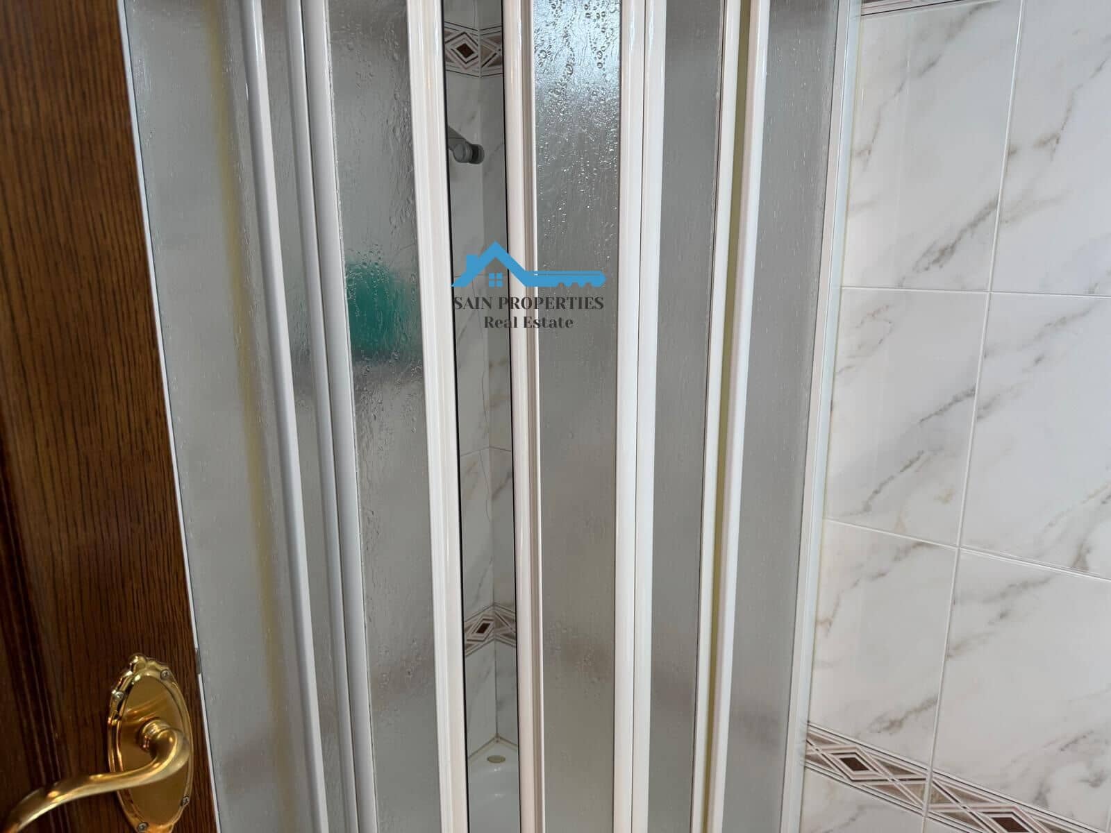 6 soverom Kjedet enebolig til salgs i Benidorm med svømmebasseng - € 460 000 (Ref: 9355812)