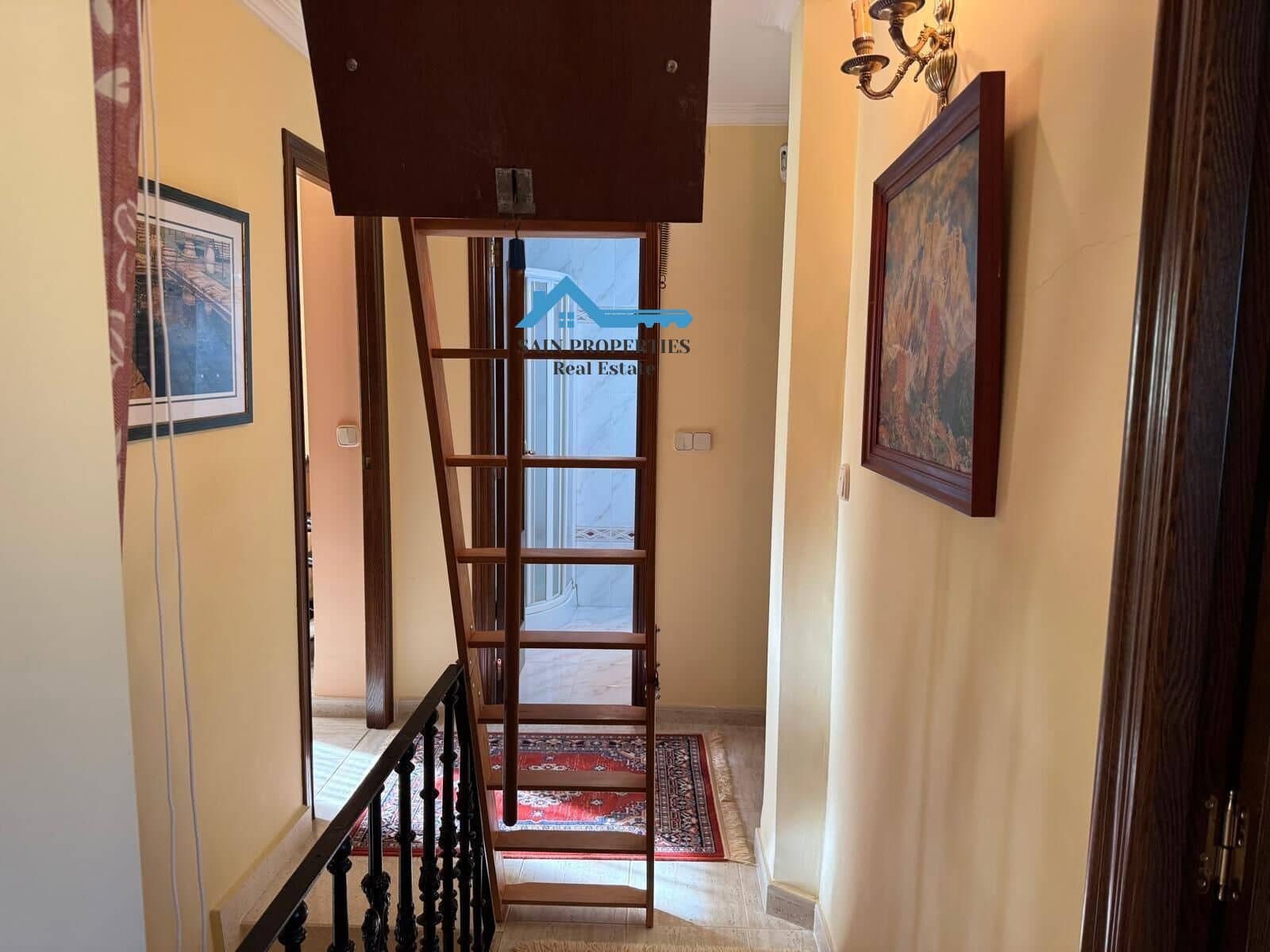 6 soverom Kjedet enebolig til salgs i Benidorm med svømmebasseng - € 460 000 (Ref: 9355812)