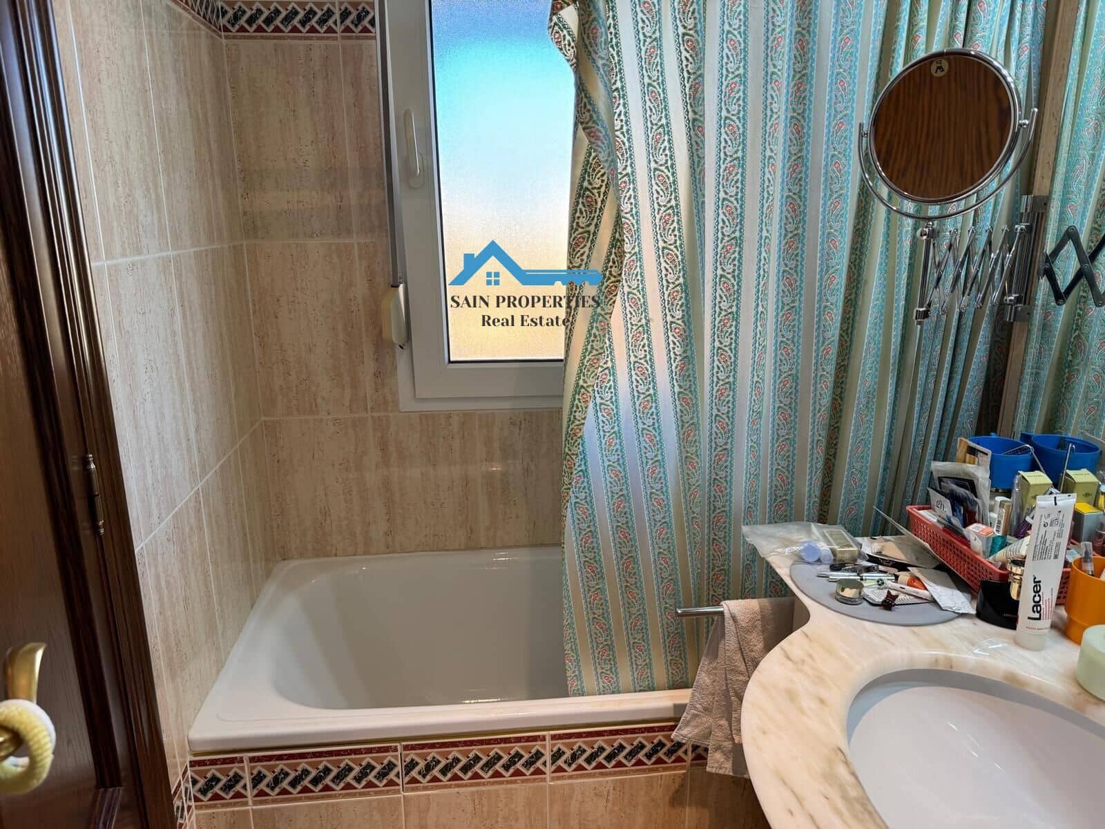 6 soverom Kjedet enebolig til salgs i Benidorm med svømmebasseng - € 460 000 (Ref: 9355812)