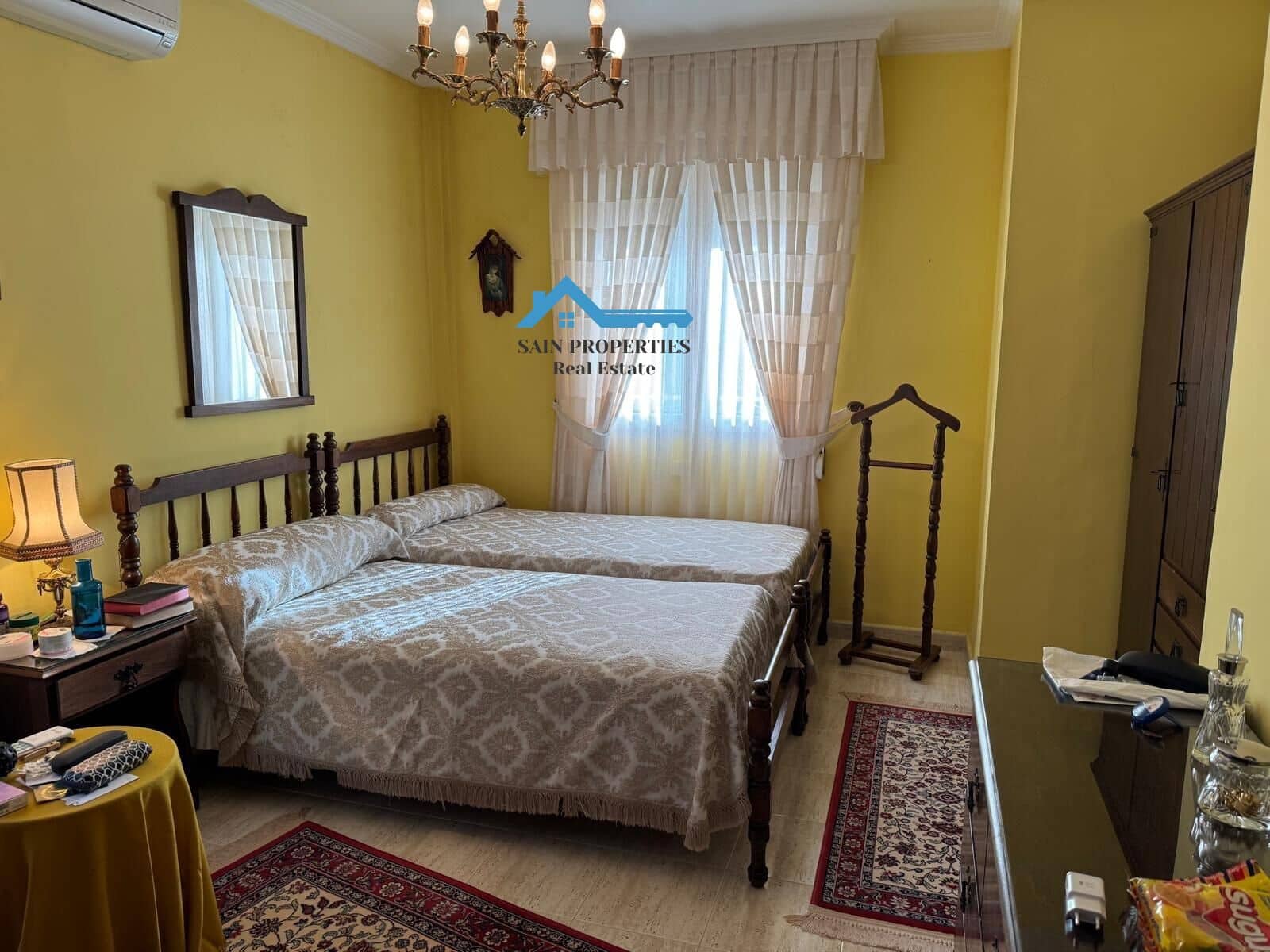 6 soverom Kjedet enebolig til salgs i Benidorm med svømmebasseng - € 460 000 (Ref: 9355812)