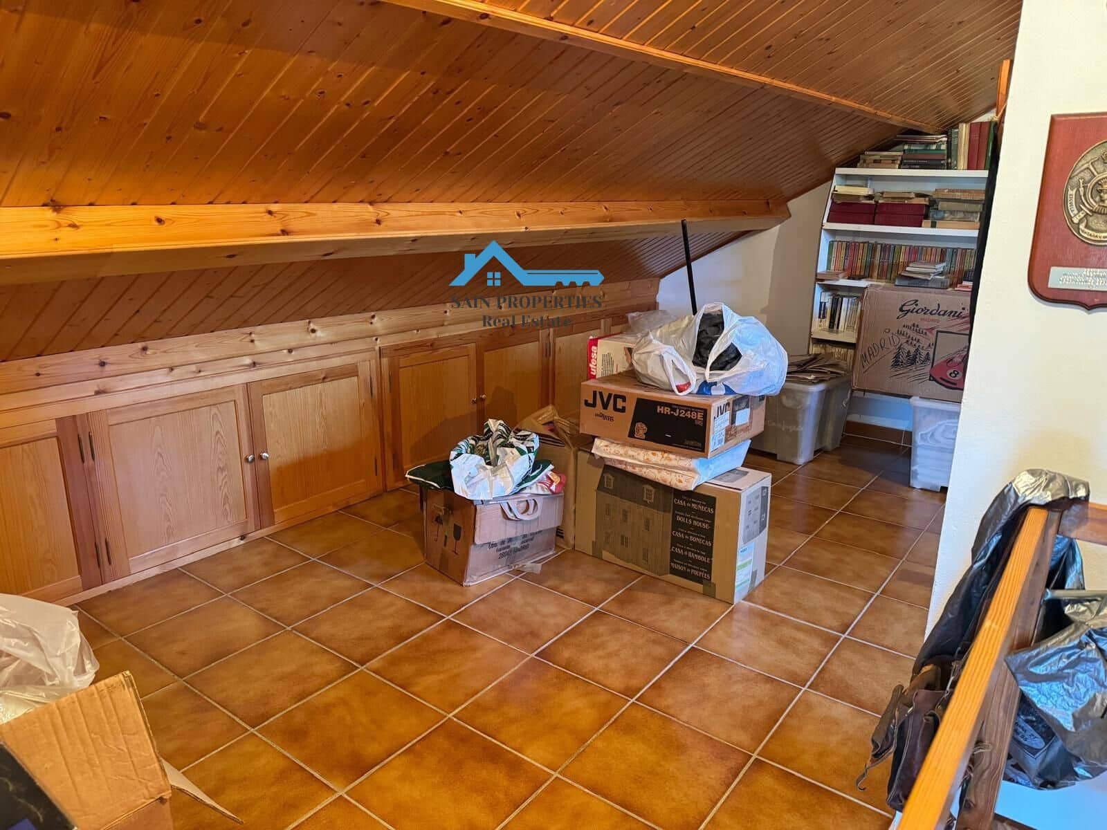 6 soverom Kjedet enebolig til salgs i Benidorm med svømmebasseng - € 460 000 (Ref: 9355812)