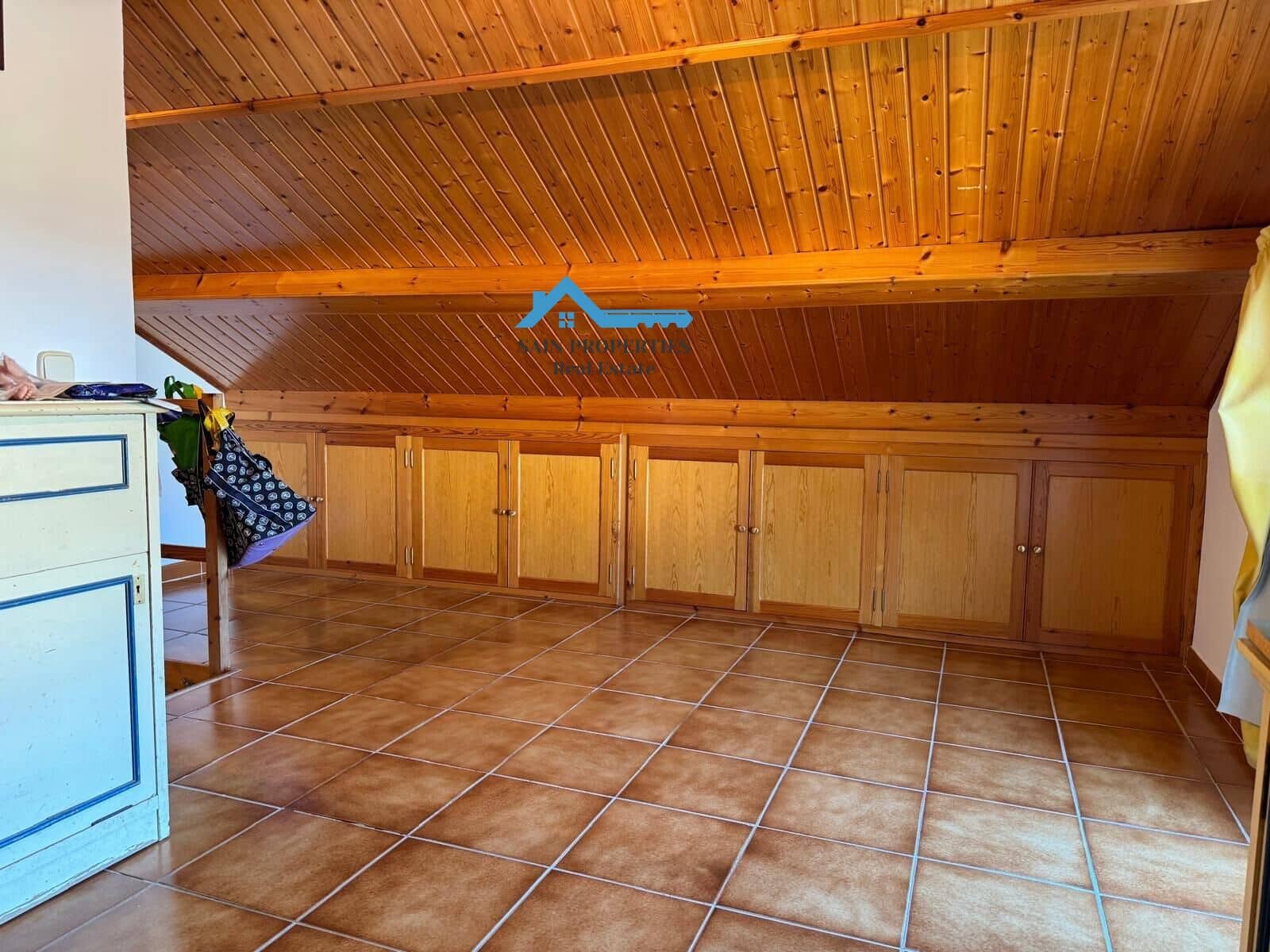 6 soverom Kjedet enebolig til salgs i Benidorm med svømmebasseng - € 460 000 (Ref: 9355812)