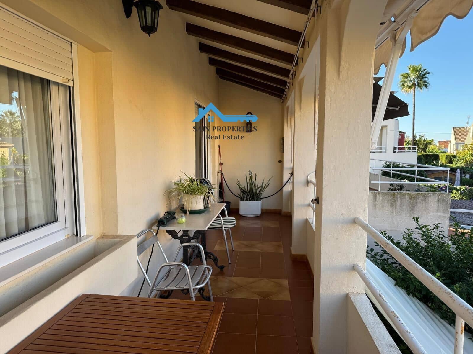 6 soverom Kjedet enebolig til salgs i Benidorm med svømmebasseng - € 460 000 (Ref: 9355812)