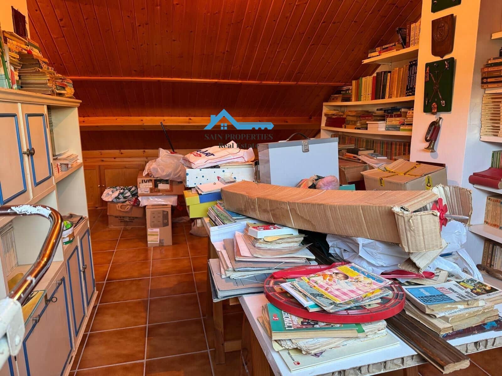 6 soverom Kjedet enebolig til salgs i Benidorm med svømmebasseng - € 460 000 (Ref: 9355812)