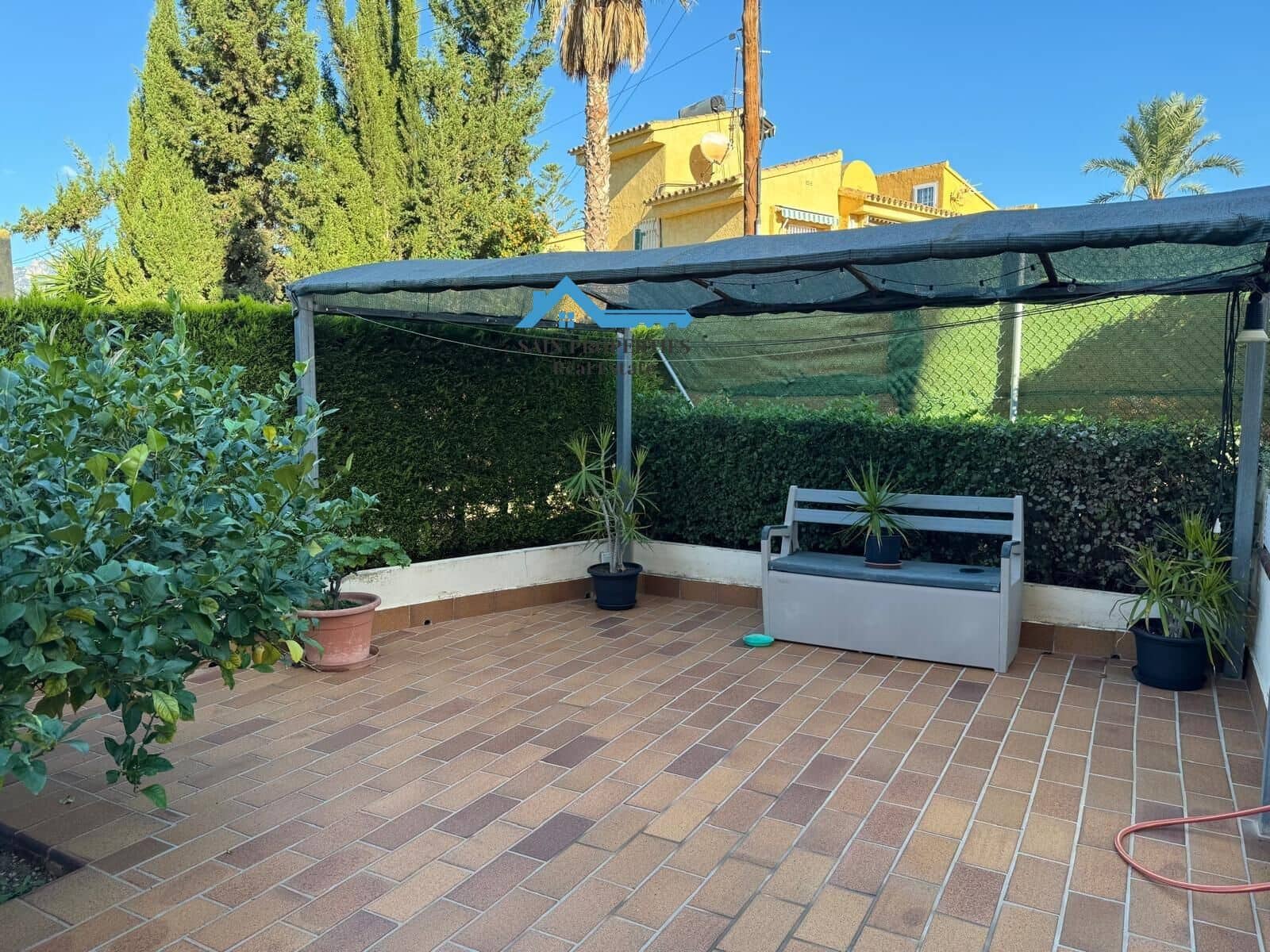 6 soverom Kjedet enebolig til salgs i Benidorm med svømmebasseng - € 460 000 (Ref: 9355812)