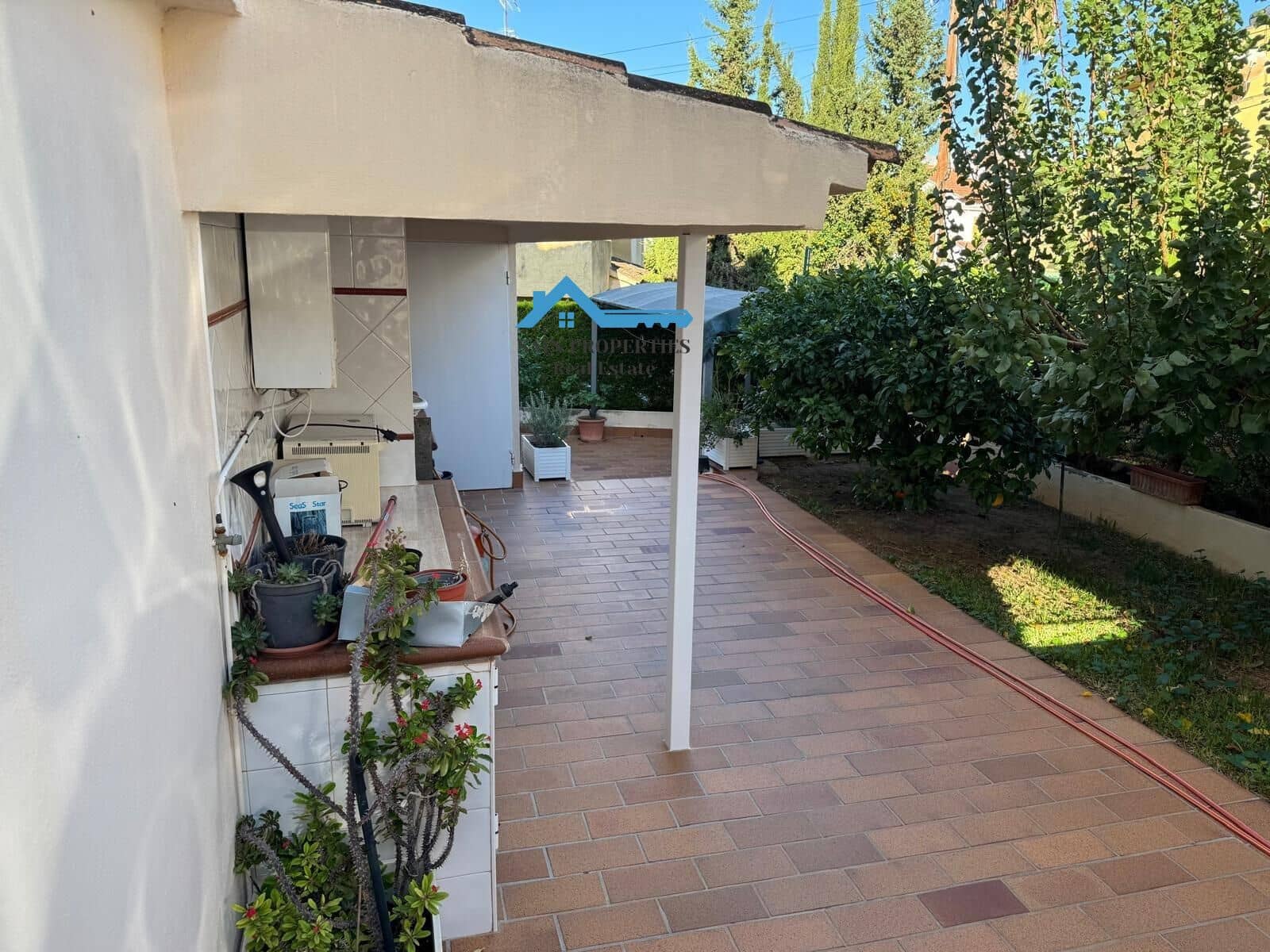 6 soverom Kjedet enebolig til salgs i Benidorm med svømmebasseng - € 460 000 (Ref: 9355812)