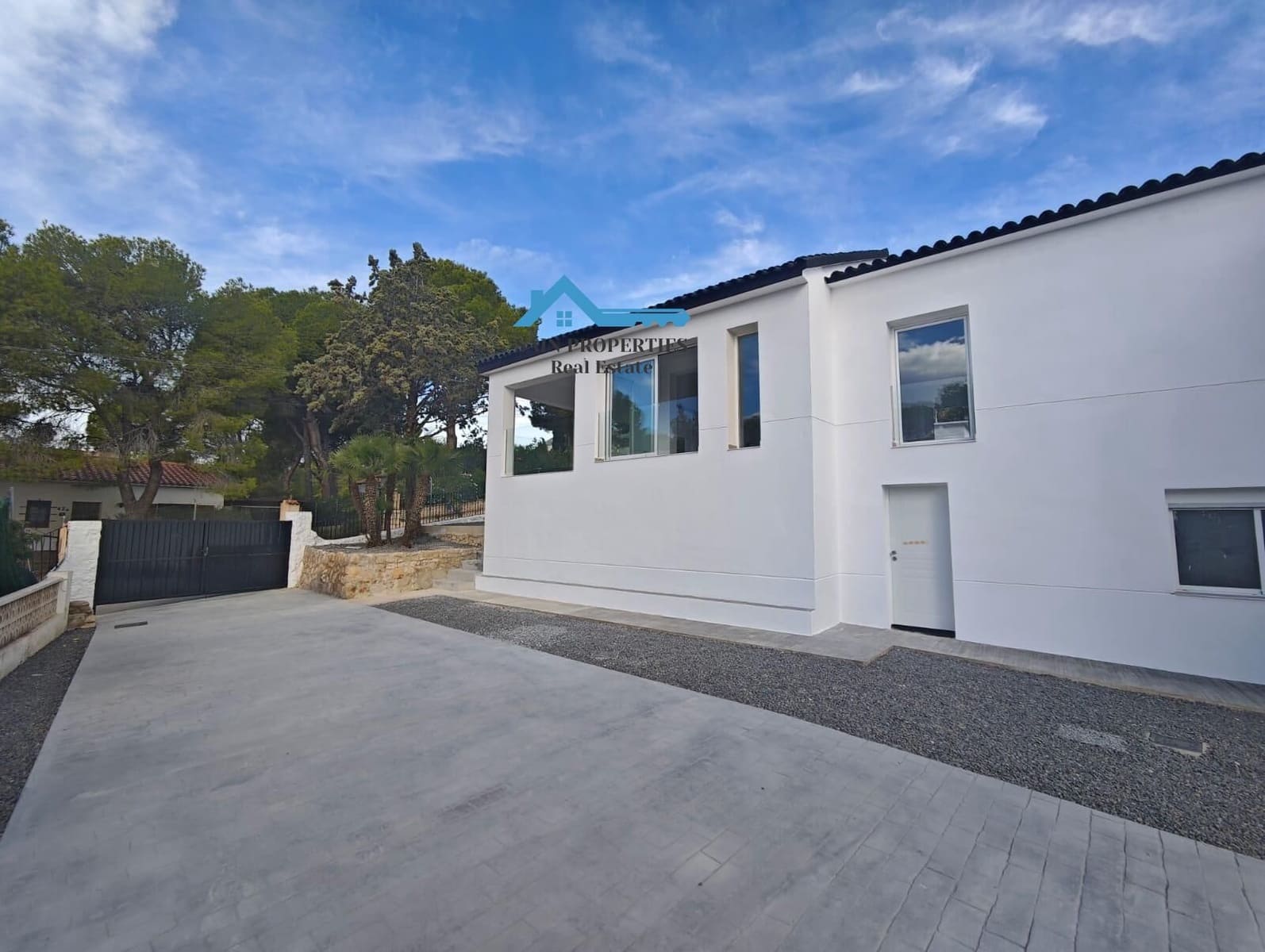 4 bedroom Villa for sale in Altea la Vella with pool garage - € 835,000 (Ref: 9373957)